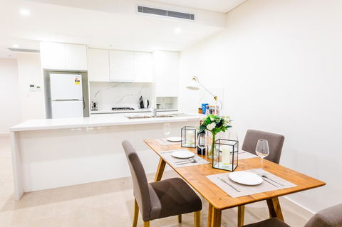 Near Train Station, New 2 BR Apt/free Parking - Cruises Travel 5
