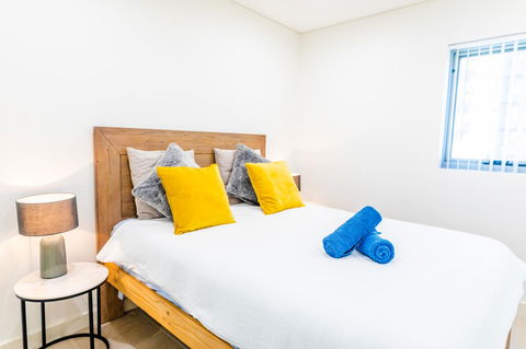 Near Train Station, New 2 BR Apt/free Parking - Cruises Travel 22