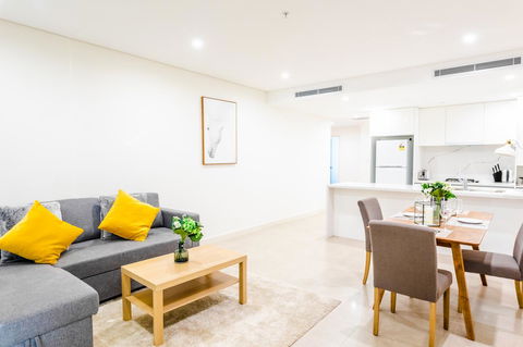 Near Train Station, New 2 BR Apt/free Parking - Cruises Travel 16