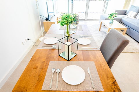 Near Train Station, New 2 BR Apt/free Parking - Cruises Travel 7