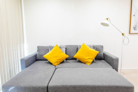 Near Train Station, New 2 BR Apt/free Parking - Cruises Travel 18