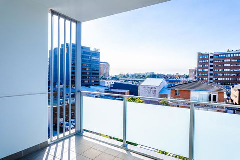 Near Train Station, New 2 BR Apt/free Parking - Cruises Travel 36