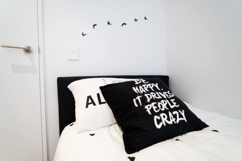 Two Bedroom Darling Harbour Apt Chinatown CBD UTS - Cruises Travel 37