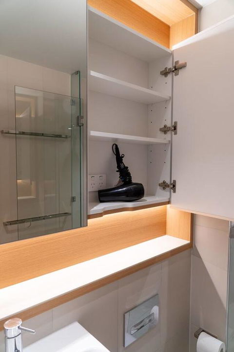 Two Bedroom Darling Harbour Apt Chinatown CBD UTS - Cruises Travel 31