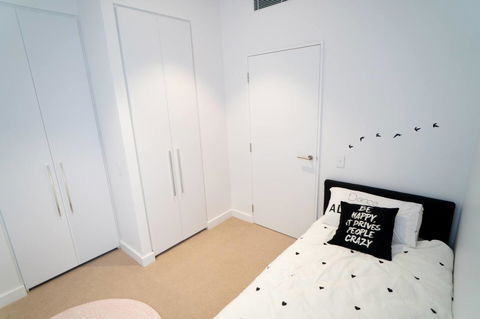 Two Bedroom Darling Harbour Apt Chinatown CBD UTS - Cruises Travel 32