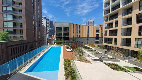 Two Bedroom Darling Harbour Apt Chinatown CBD UTS - Cruises Travel 7
