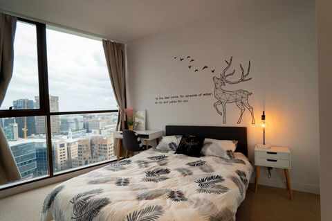Two Bedroom Darling Harbour Apt Chinatown CBD UTS - Cruises Travel 9