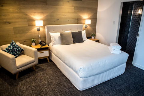 Crown Hotel Surry Hills - Cruises Travel 22