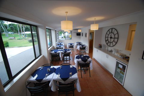 Fern Bay Motel - Cruises Travel 24