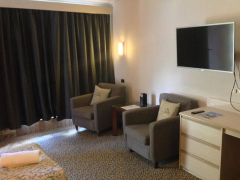 Fern Bay Motel - Cruises Travel 2