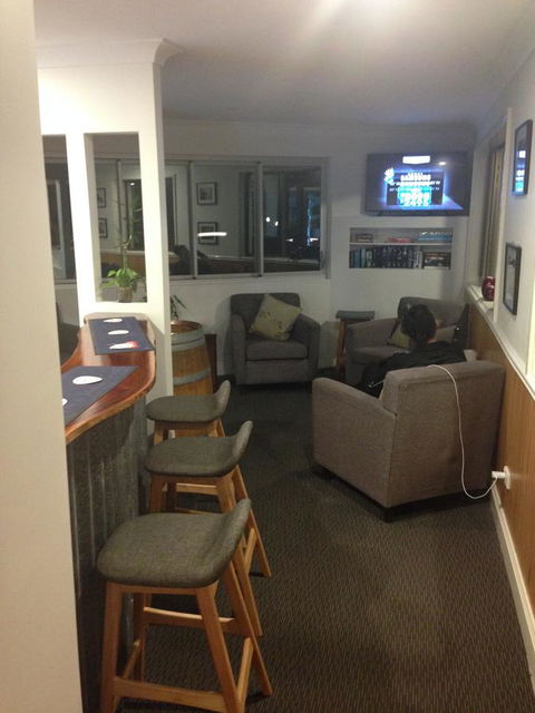 Fern Bay Motel - Cruises Travel 19