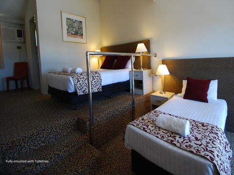 Fern Bay Motel - Cruises Travel 41