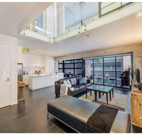 Urban Loft Close To Sydney Hot Spots - Cruises Travel
