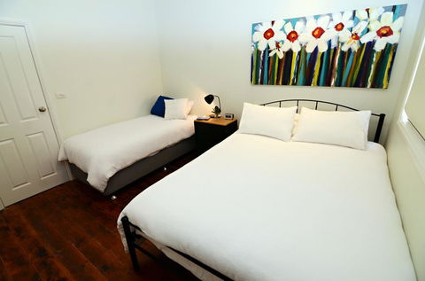 Thelma's Temora - Tourism Guide 5