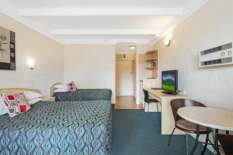 Black Dolphin Resort Motel & Apartments - Travel Search 12