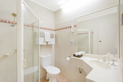 Black Dolphin Resort Motel & Apartments - Travel Search 11