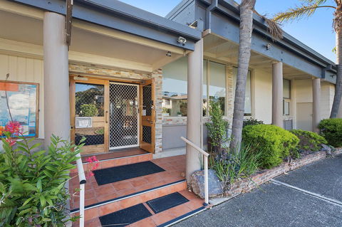 Black Dolphin Resort Motel & Apartments - Travel Search 42