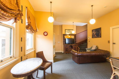 Australian Heritage Hotel - Cruises Travel 7