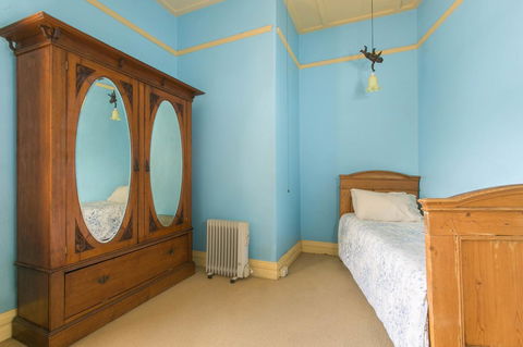 Australian Heritage Hotel - Cruises Travel 13