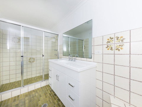 Centrepoint 10 - Tourism Guide 3