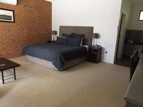 Federation Motel Resort - Corowa - Travel Agents 24
