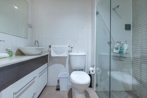 2 Bed House + Loft In Pyrmont - Cruises Travel 15