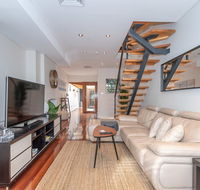 2 Bed House  Loft in Pyrmont - Cruises Travel