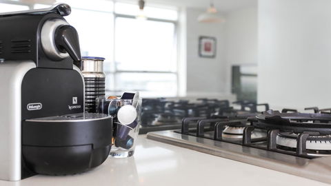 Gadigal Groove - Modern And Bright 3BR Executive Apartment In Zetland With Views - Travel Search 4