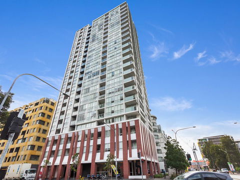 Gadigal Groove - Modern And Bright 3BR Executive Apartment In Zetland With Views - Travel Search 10