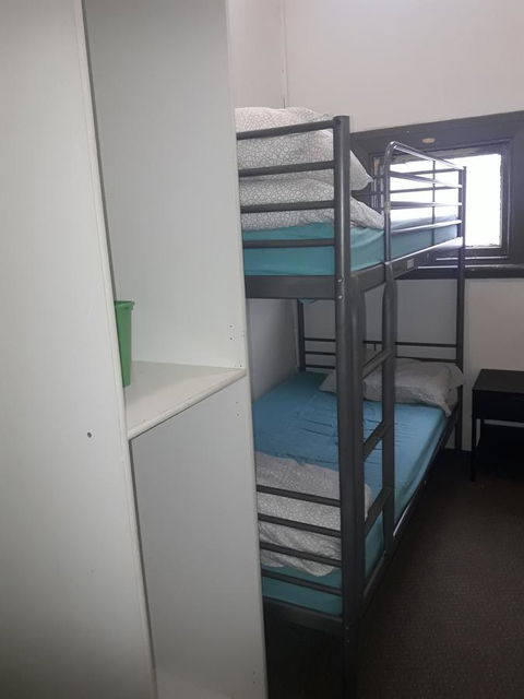 Clover Backpackers - Cruises Travel 4