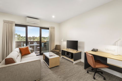 Quest Nowra - Travel Agents 3