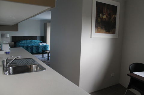 Strathfield Executive Accommodation - Cruises Travel 6