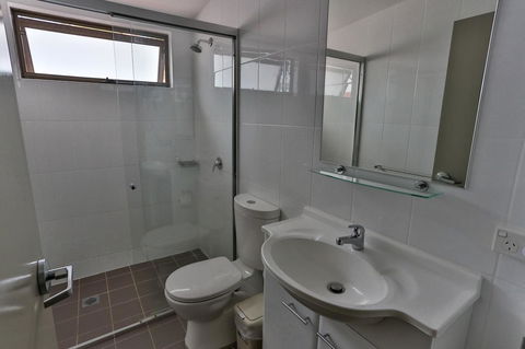 Strathfield Executive Accommodation - Cruises Travel 14
