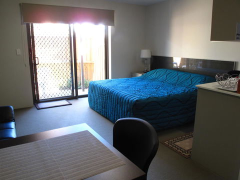 Strathfield Executive Accommodation - Cruises Travel 26