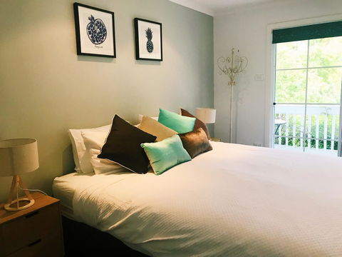 Bowral Escape - Travel Search 9