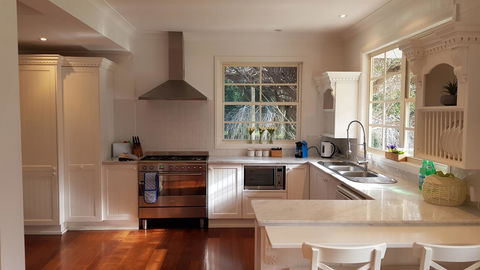 Bowral Escape - Travel Search 6