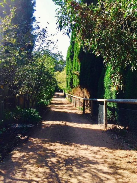 Bowral Escape - Travel Search 24