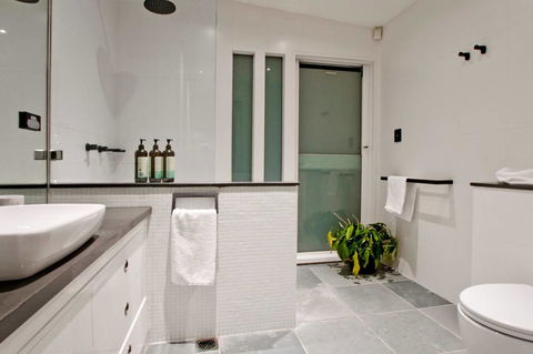 3 Storey Home Close Walk To Fox Studios SCG & City - Cruises Travel 16