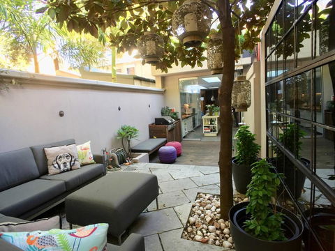 3 Storey Home Close Walk To Fox Studios SCG & City - Cruises Travel 15
