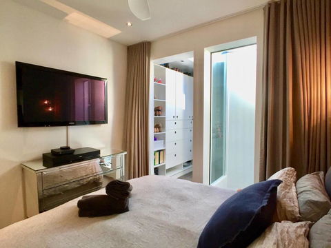 3 Storey Home Close Walk To Fox Studios SCG & City - Cruises Travel 17