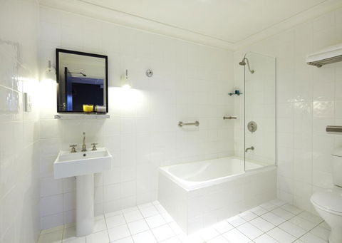 Harbour Rocks Hotel Sydney - Cruises Travel 27