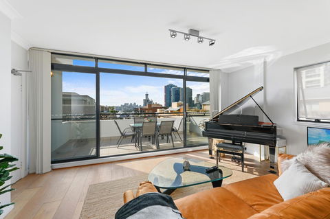 Darling Harbour Penthouse Views+Jacuzzi - Cruises Travel 4