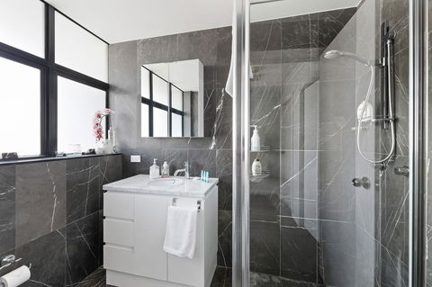 Darling Harbour Penthouse Views+Jacuzzi - Cruises Travel 7