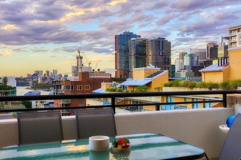Darling Harbour Penthouse Views+Jacuzzi - Cruises Travel 15