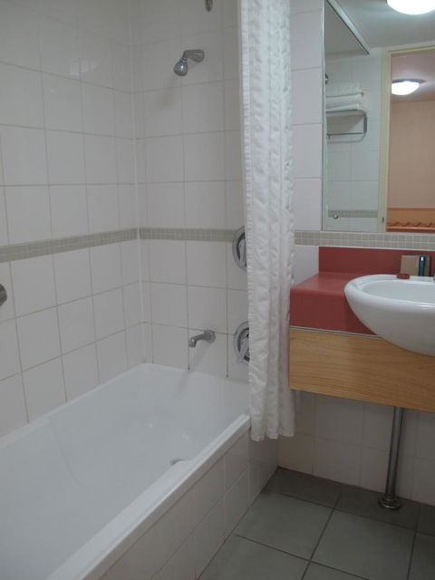 Crowne Plaza Alice Springs Lasseters, An IHG Hotel - Travel Search 6