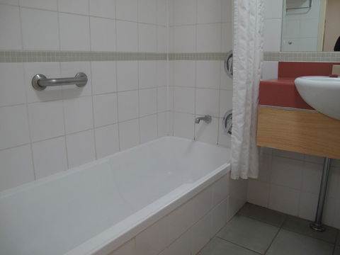 Crowne Plaza Alice Springs Lasseters, An IHG Hotel - Travel Search 5