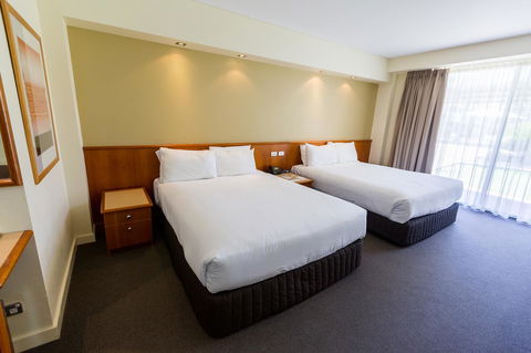 Crowne Plaza Alice Springs Lasseters, An IHG Hotel - Travel Search 9