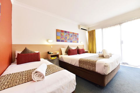 Diplomat Hotel Alice Springs - Tourism Guide 9