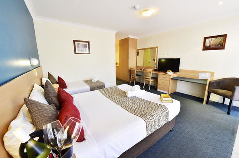 Diplomat Hotel Alice Springs - Tourism Guide 13