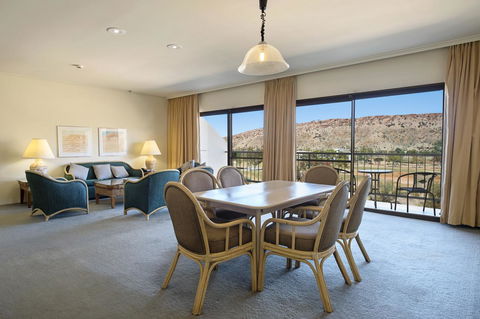 DoubleTree By Hilton Alice Springs - Travel Search 11